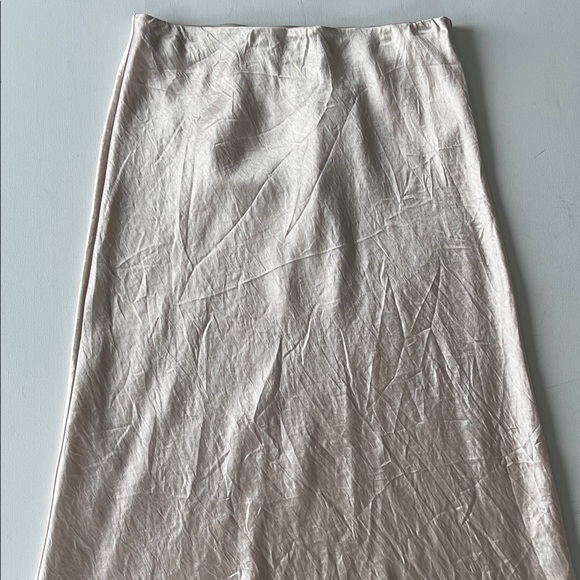 Babaton Cream Maxi Skirt with Subtle Sheen - Picture 5 of 12
